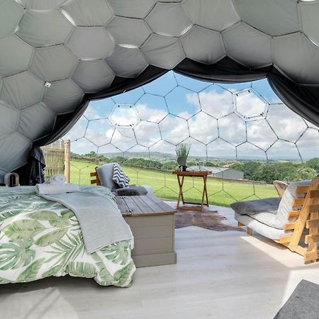 ホテル Deerstone Glamping-Pinhaw Beacon Dome Hot Tub Earby エクステリア 写真