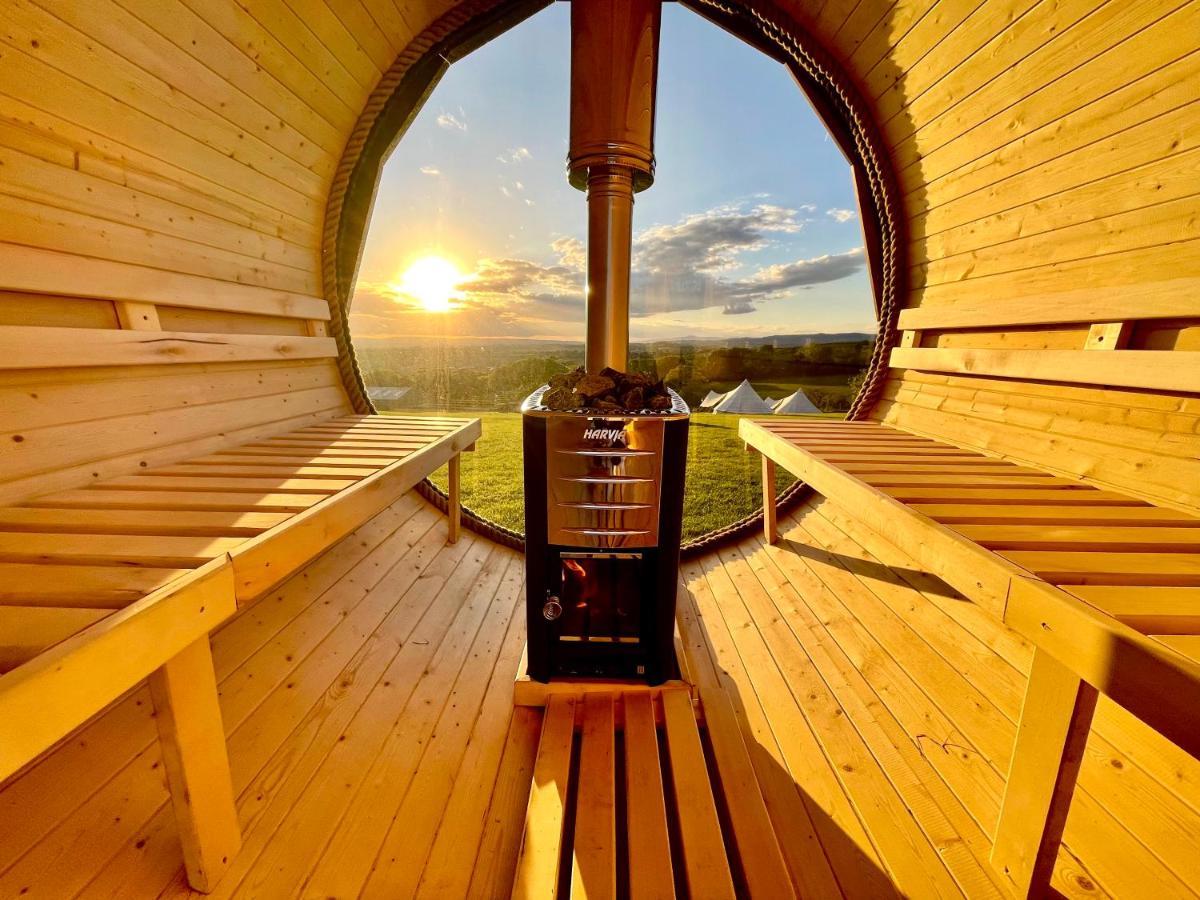 ホテル Deerstone Glamping-Pinhaw Beacon Dome Hot Tub Earby エクステリア 写真