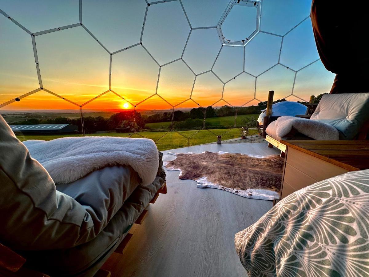 ホテル Deerstone Glamping-Pinhaw Beacon Dome Hot Tub Earby エクステリア 写真