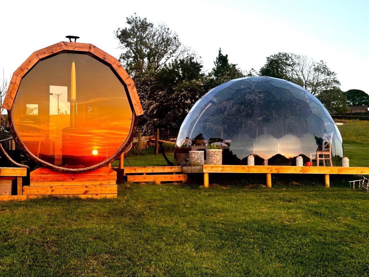 ホテル Deerstone Glamping-Pinhaw Beacon Dome Hot Tub Earby エクステリア 写真