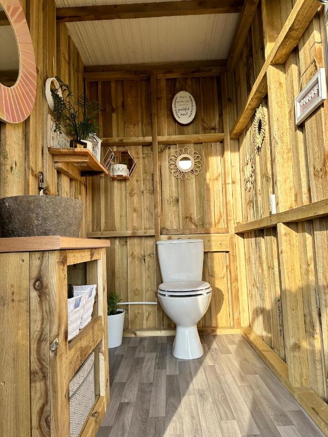ホテル Deerstone Glamping-Pinhaw Beacon Dome Hot Tub Earby エクステリア 写真