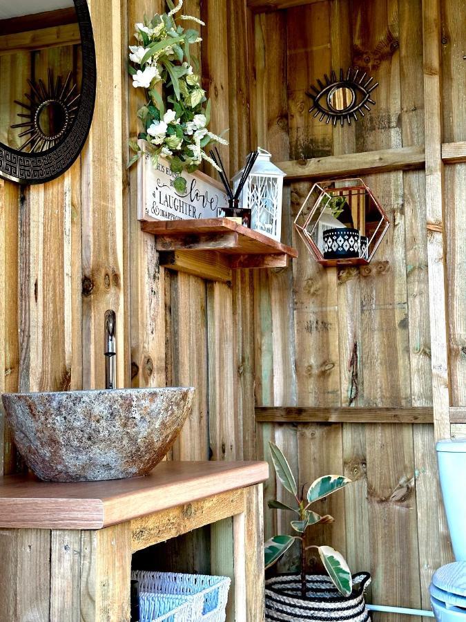 ホテル Deerstone Glamping-Pinhaw Beacon Dome Hot Tub Earby エクステリア 写真